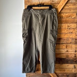 NWT GAP olive green cargo pants